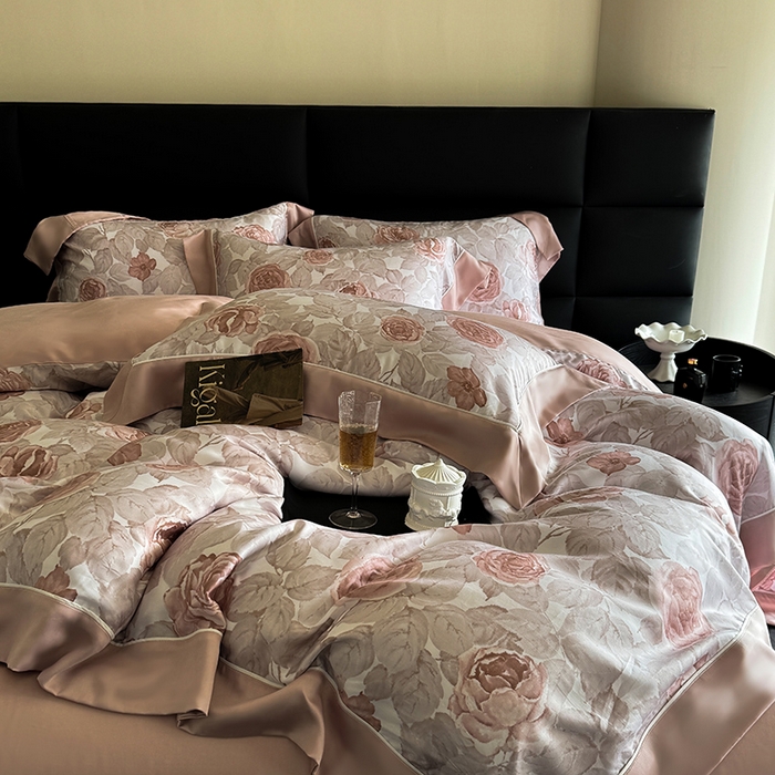 91家纺网 家纺一手货源 找家纺 娇逸家居 2025新款60支兰精天丝数码印花宽边四件套 瑰丽