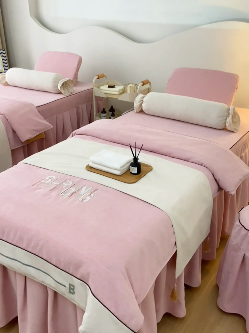 91家纺网 家纺一手货源 找家纺 不打烊家纺  (原春恩家纺) 2025新款婴儿绒床罩系列-约翰（此款控价228） 粉色