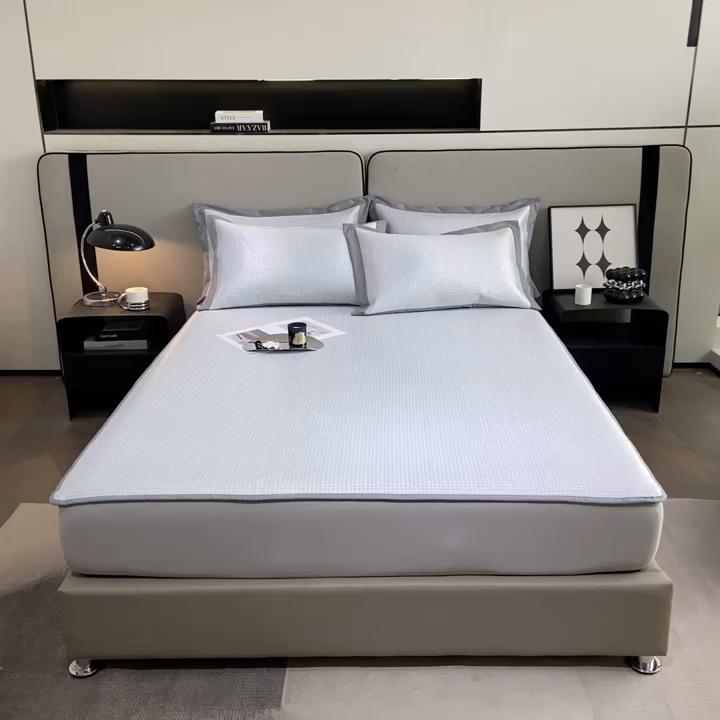 91家纺网 家纺一手货源 找家纺 由有2024升级款A类抗菌高精密色织提花可水洗冰丝凉席三件套/床笠款  千鸟格-灰