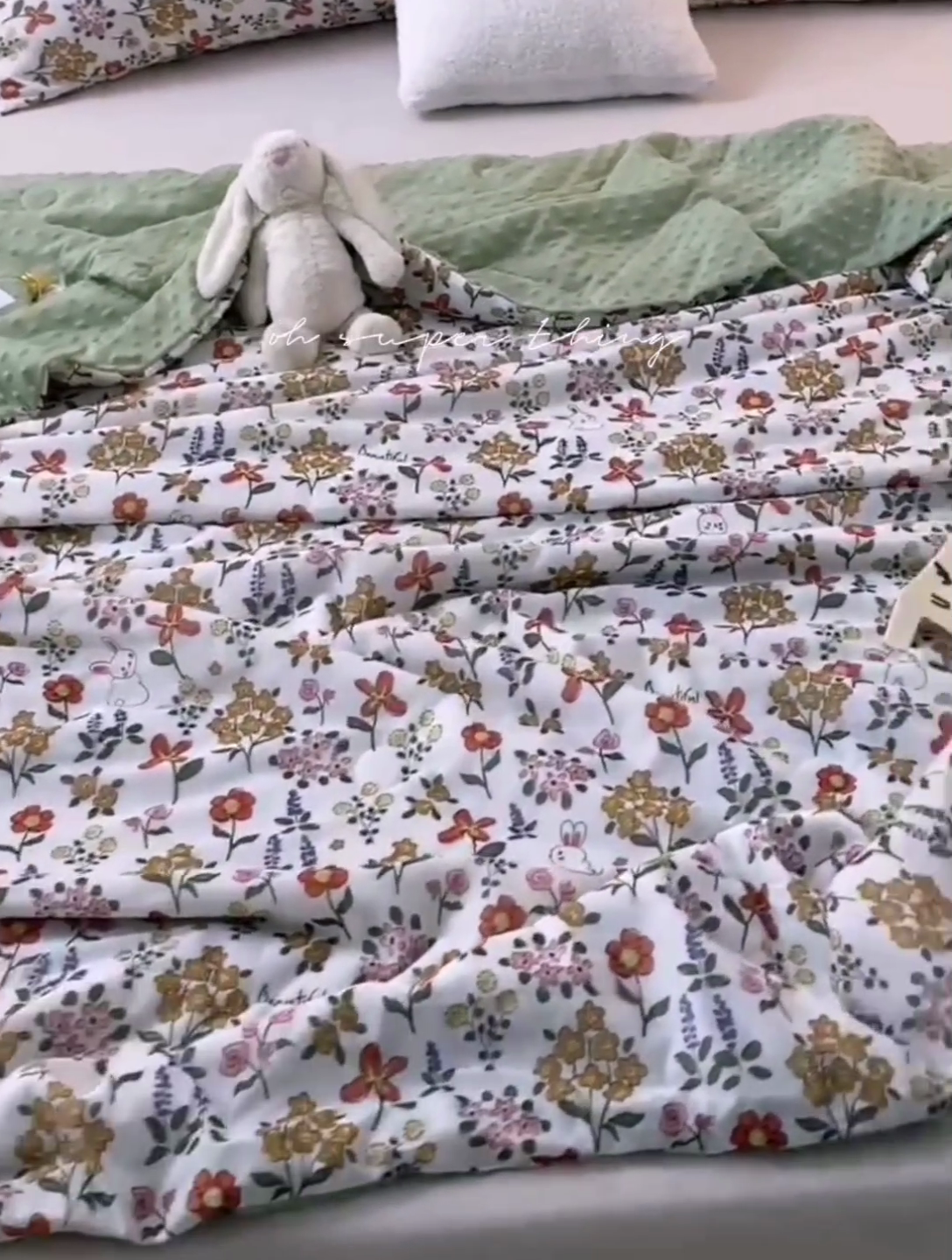 91家纺网 家纺一手货源 找家纺 绒梦里 2024新款小凉皮凉感冰豆豆ins夏被直播爆款夏凉被空调被 花间小兔