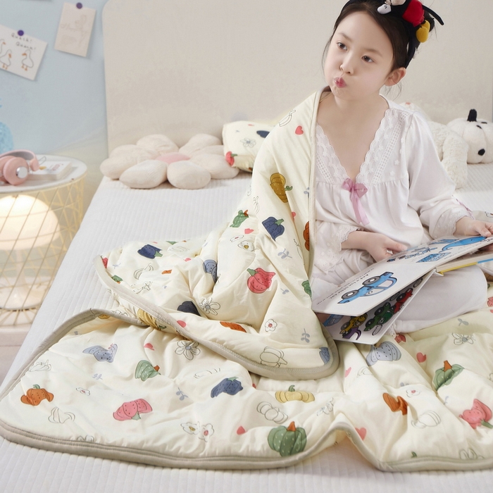 91家纺网 家纺一手货源 找家纺 丝涟家居 2025新款A类卡通小清新双面印花凉感丝夏被 多彩南瓜