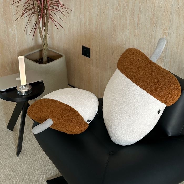 91家纺网 家纺一手货源 找家纺 （总）美茉家居 2024新款松果抱枕