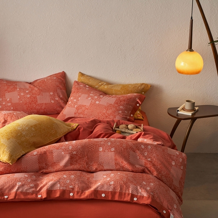 91家纺网 家纺一手货源 找家纺 安莱生活 2024年新品高端双层纱大提花工艺款缤纷花妍纽扣款 缤纷花妍纽扣款-橘红