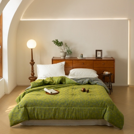 91家纺网 家纺一手货源 找家纺 睡棉坊 2025新款全棉色织提花双层纱春秋被芯冬被 诗画-绿