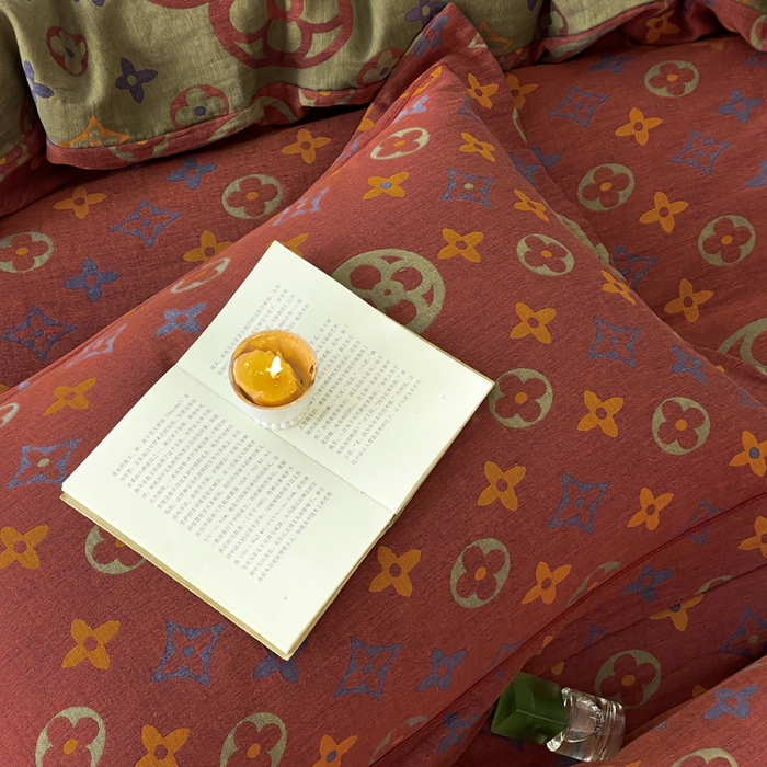 91家纺网 家纺一手货源 找家纺 睡棉坊 2024新款全棉色织提花双层纱复古单被套 童趣