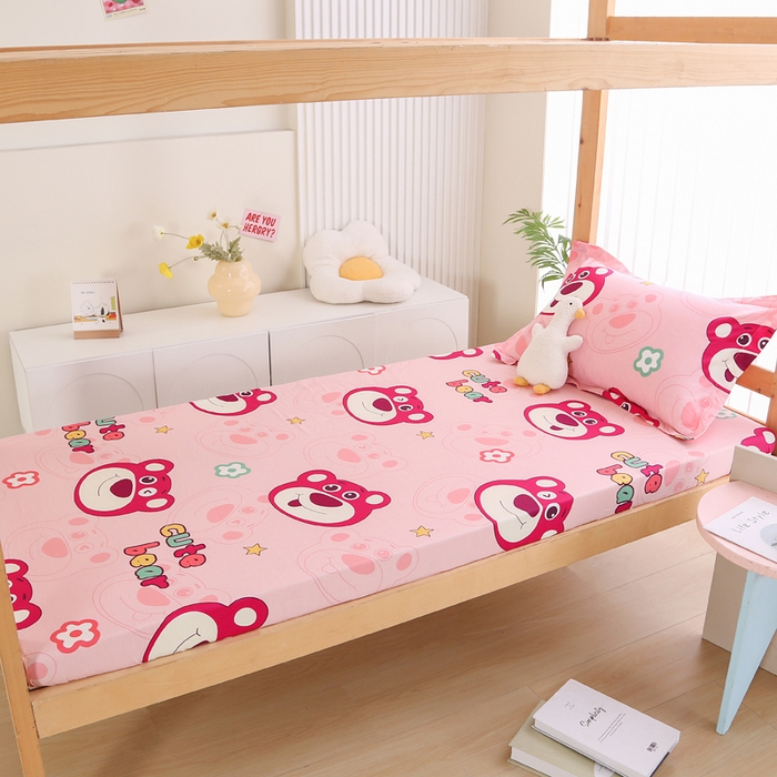 91家纺网 家纺一手货源 找家纺 凯森家纺 2024新款13372全棉印花学生床笠宿舍寝室床垫保护套上下铺床笠 草莓熊