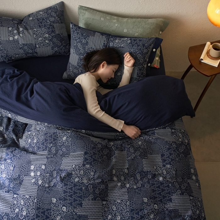 91家纺网 家纺一手货源 找家纺 安莱生活 2024年新品高端双层纱大提花工艺款缤纷花妍纽扣款 缤纷花妍纽扣款-藏青