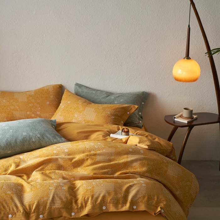 91家纺网 家纺一手货源 找家纺 安莱生活 2024年新品高端双层纱大提花工艺款缤纷花妍纽扣款 缤纷花妍纽扣款-姜黄