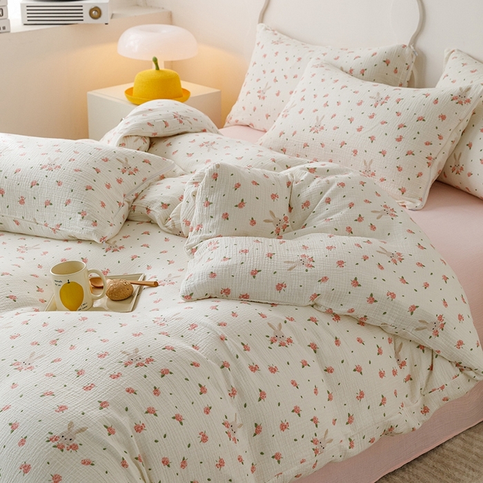 91家纺网 家纺一手货源 找家纺 蜜柚 2024新款全棉双层皱皱纱四件套 花园兔