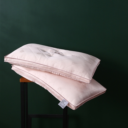 91家纺网 家纺一手货源 找家纺 （总）沃兰国际 竹纤维蚕蛹蛋白羽丝绒枕头成人护颈单人枕芯