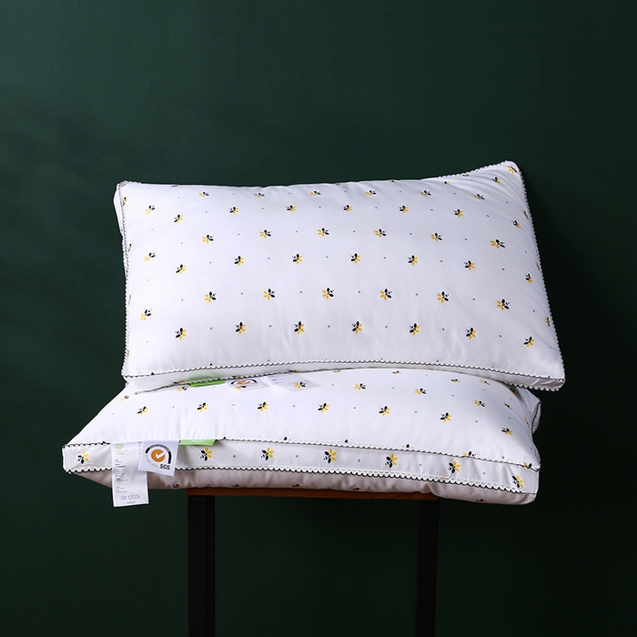 91家纺网 家纺一手货源 找家纺 （总）沃兰国际 全棉贡缎小蜜蜂羽丝绒可水洗护颈枕芯定型单人枕头