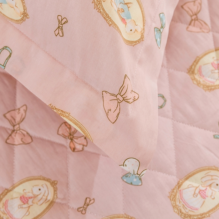 91家纺网 家纺一手货源 找家纺 琉宿家纺 2025新款全棉13372蕾丝夹棉印花床裙 公主兔