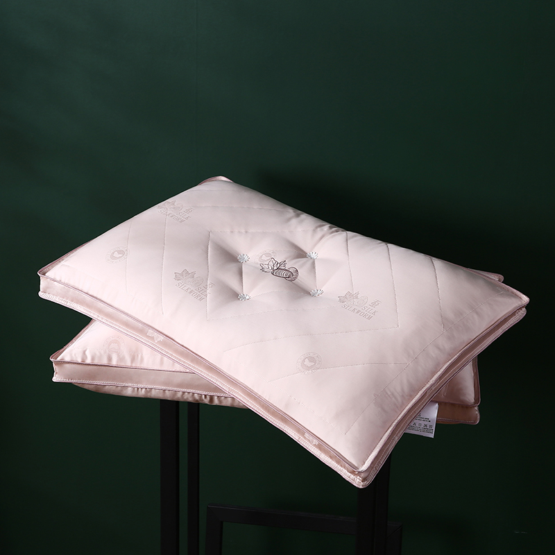 91家纺网 家纺一手货源 找家纺 （总）沃兰国际 竹纤维蚕蛹蛋白羽丝绒枕头成人护颈单人枕芯