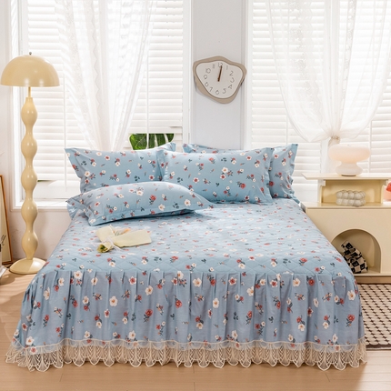 91家纺网 家纺一手货源 找家纺 琉宿家纺 2025新款全棉13372蕾丝夹棉印花床裙 淡妆初夏