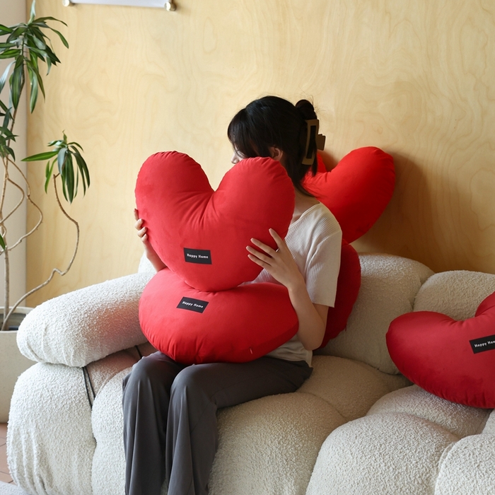 91家纺网 家纺一手货源 找家纺 （总）美茉家居 2024新款浓密爱心抱枕