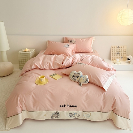 91家纺网 家纺一手货源 找家纺 懒猫家纺 2024新款【猫猫屋】100支贡缎长绒棉四件套（礼盒包装） 猫猫屋-樱粉