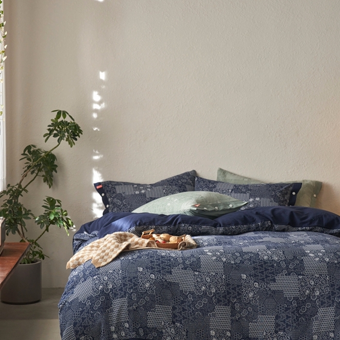 91家纺网 家纺一手货源 找家纺 安莱生活 2024年新品高端双层纱大提花工艺款缤纷花妍纽扣款 缤纷花妍纽扣款-藏青