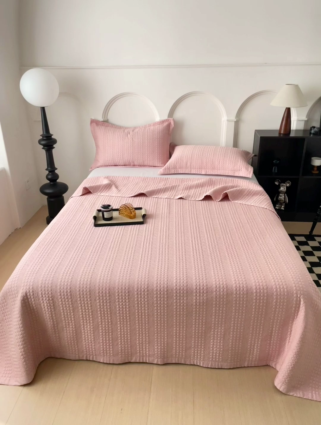 91家纺网 家纺一手货源 找家纺 沐纯家居 2024新款纯色天丝床盖 蜜桃粉