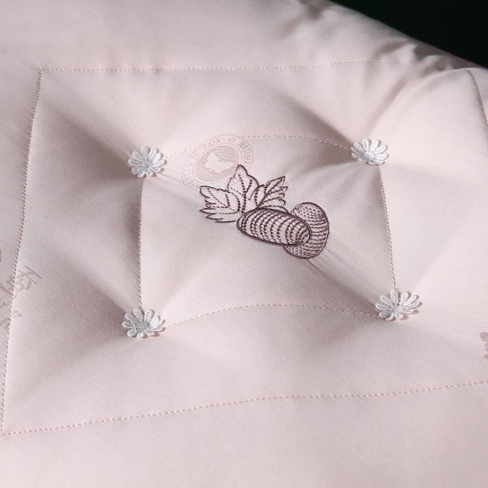 91家纺网 家纺一手货源 找家纺 （总）沃兰国际 竹纤维蚕蛹蛋白羽丝绒枕头成人护颈单人枕芯