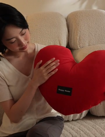 91家纺网 家纺一手货源 找家纺 （总）美茉家居 2024新款浓密爱心抱枕