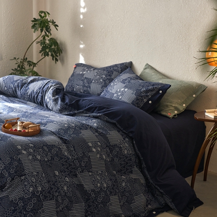 91家纺网 家纺一手货源 找家纺 安莱生活 2024年新品高端双层纱大提花工艺款缤纷花妍纽扣款 缤纷花妍纽扣款-藏青