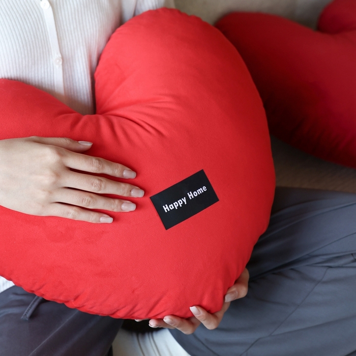 91家纺网 家纺一手货源 找家纺 （总）美茉家居 2024新款浓密爱心抱枕