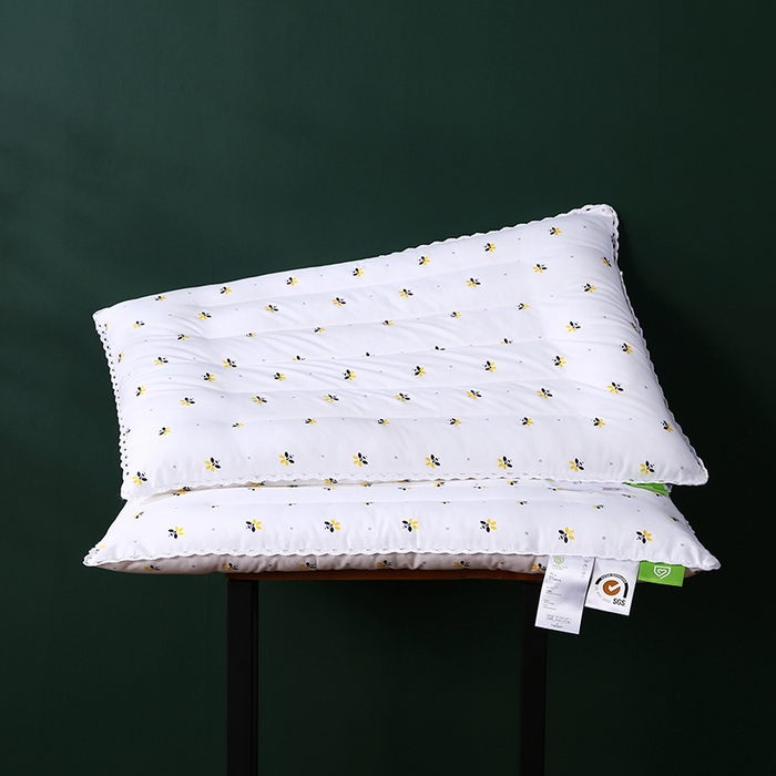 91家纺网 家纺一手货源 找家纺 （总）沃兰国际 全棉贡缎小蜜蜂羽丝绒可水洗护颈枕芯定型单人枕头