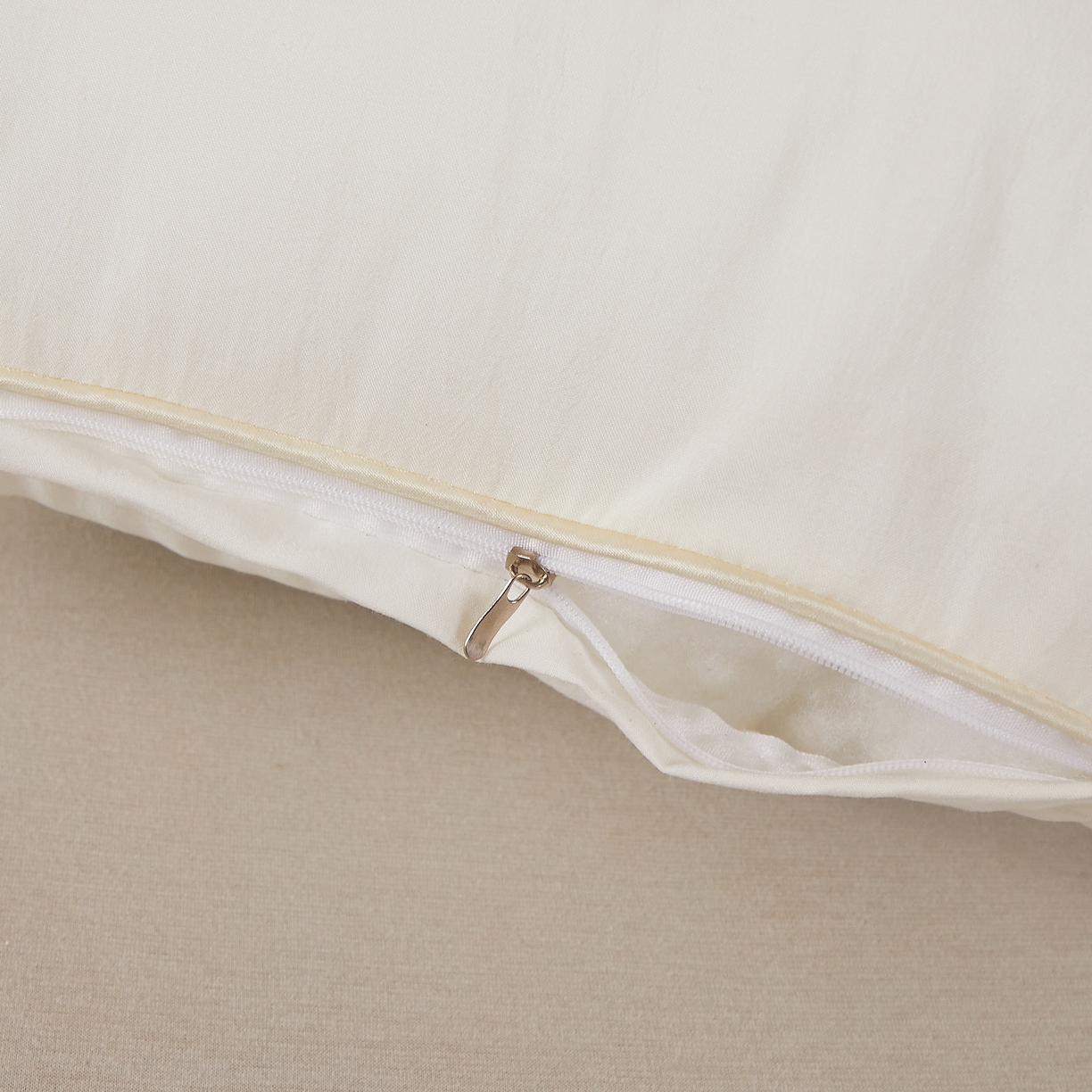 91家纺网 家纺一手货源 找家纺 （总）凯森家纺 2024新款学生枕头枕芯单人枕芯羽丝绒酒店枕头