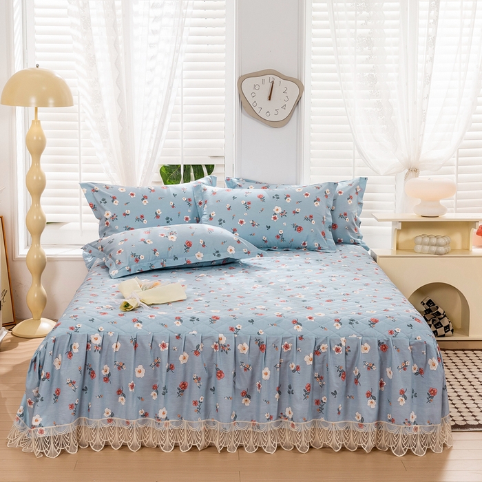 91家纺网 家纺一手货源 找家纺 琉宿家纺 2025新款全棉13372蕾丝夹棉印花床裙 淡妆初夏