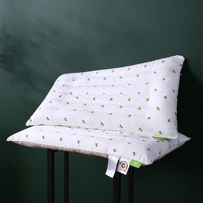 91家纺网 家纺一手货源 找家纺 （总）沃兰国际 全棉贡缎小蜜蜂羽丝绒可水洗护颈枕芯定型单人枕头