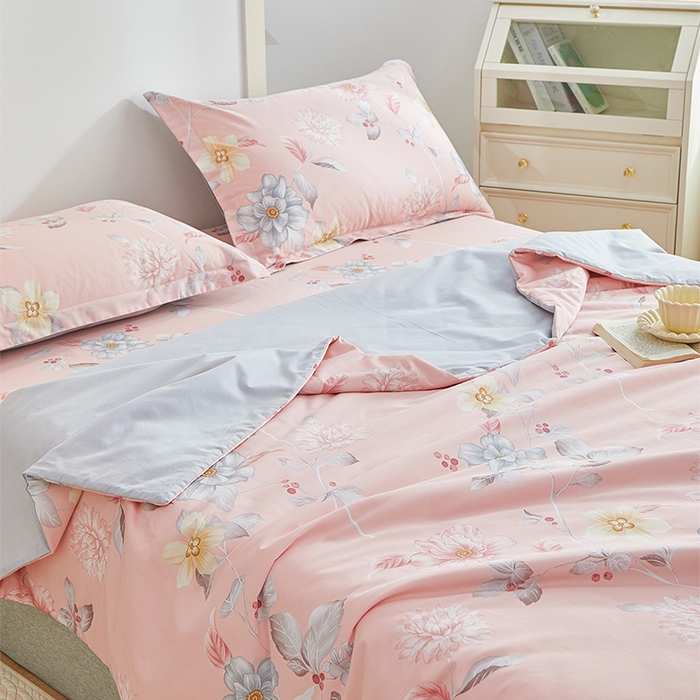 91家纺网 家纺一手货源 找家纺 元元被芯 2024新款全棉小清新夏被四件套-单夏被 花之绚烂-粉