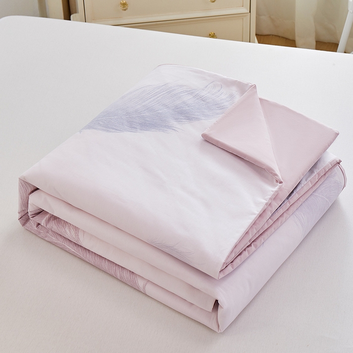 91家纺网 家纺一手货源 找家纺 元元被芯 2024新款全棉小清新夏被四件套-全棉夏被四件套 且听风吟-粉