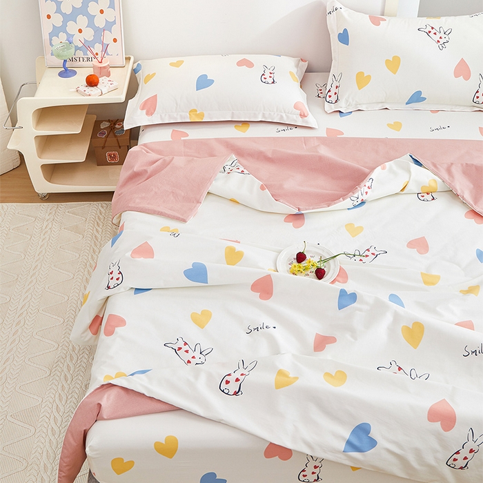 91家纺网 家纺一手货源 找家纺 元元被芯 2024新款全棉小清新夏被四件套-单夏被 甜蜜蜜-米