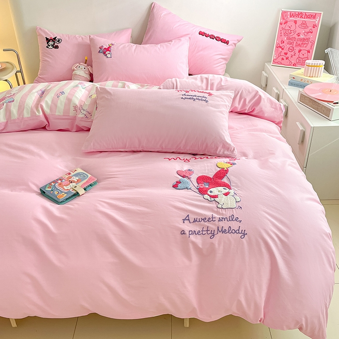 91家纺网 家纺一手货源 找家纺 金丝鸟家纺 2024新款全棉混搭毛巾绣四件套可爱卡通库洛米系列 粉色气球美乐蒂