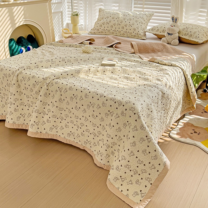 91家纺网 家纺一手货源 找家纺 2024新款A类60支双面全棉高温水洗夹棉单床盖填充新疆棉花 乖乖熊