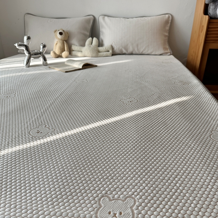 91家纺网 家纺一手货源 找家纺 千朵  2024新款床笠款3D凉感豆豆凉席 小熊咖