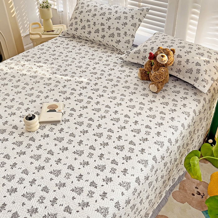 91家纺网 家纺一手货源 找家纺 2024新款A类60支双面全棉高温水洗夹棉单床盖填充新疆棉花 紫荆花