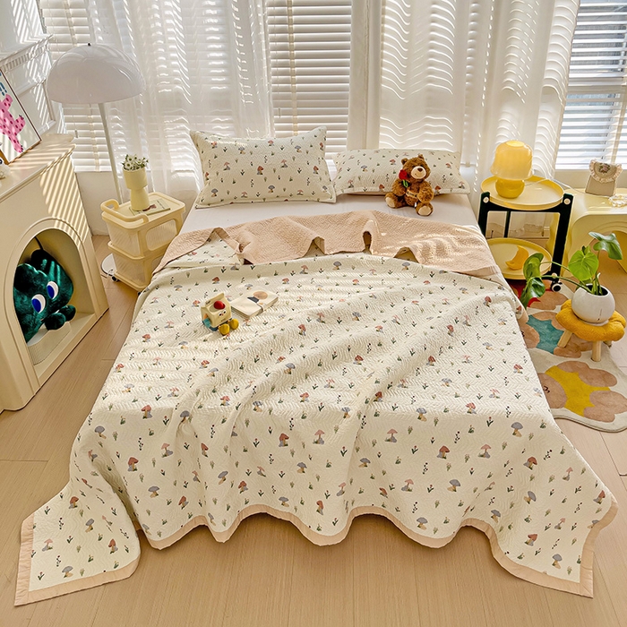 91家纺网 家纺一手货源 找家纺 胜权家纺 2024新款A类60支双面全棉高温水洗夹棉床盖三件套 爱丽丝