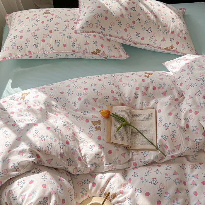 91家纺网 家纺一手货源 找家纺 洋铭区（原狠狠爱） 2024新款全棉双层纱四件套 草莓小熊熊