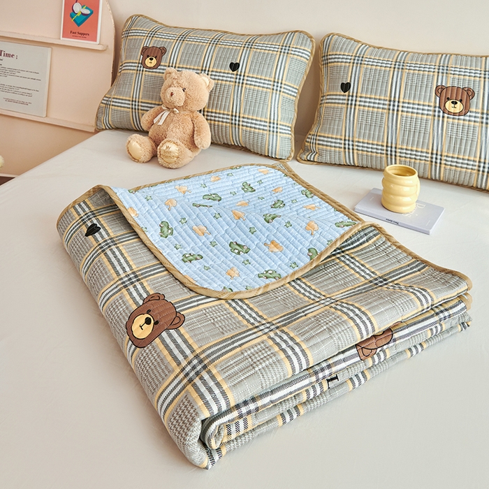 91家纺网 家纺一手货源 找家纺 莎果 2024新款正面纯棉绗缝床盖 格子熊