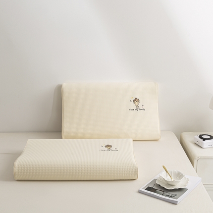 91家纺网 家纺一手货源 找家纺 （总）麦肯锡 2024新款幸福家庭呵护亲子乳胶枕系列