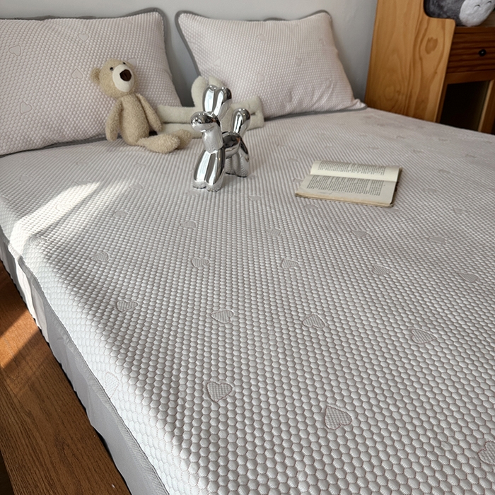 91家纺网 家纺一手货源 找家纺 千朵  2024新款床笠款3D凉感豆豆凉席 爱心粉