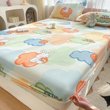 91家纺网 家纺一手货源 找家纺 久云居2024A类印花磨毛防水床笠 乖乖兔