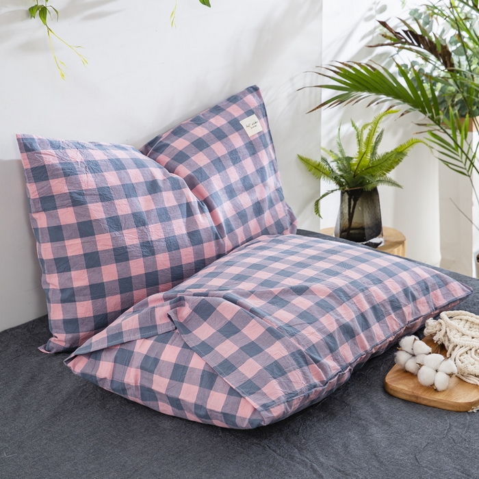 91家纺网 家纺一手货源 找家纺 大黄蜂家居家纺 2025新款日式纯棉水洗棉信封式枕套 小方格红