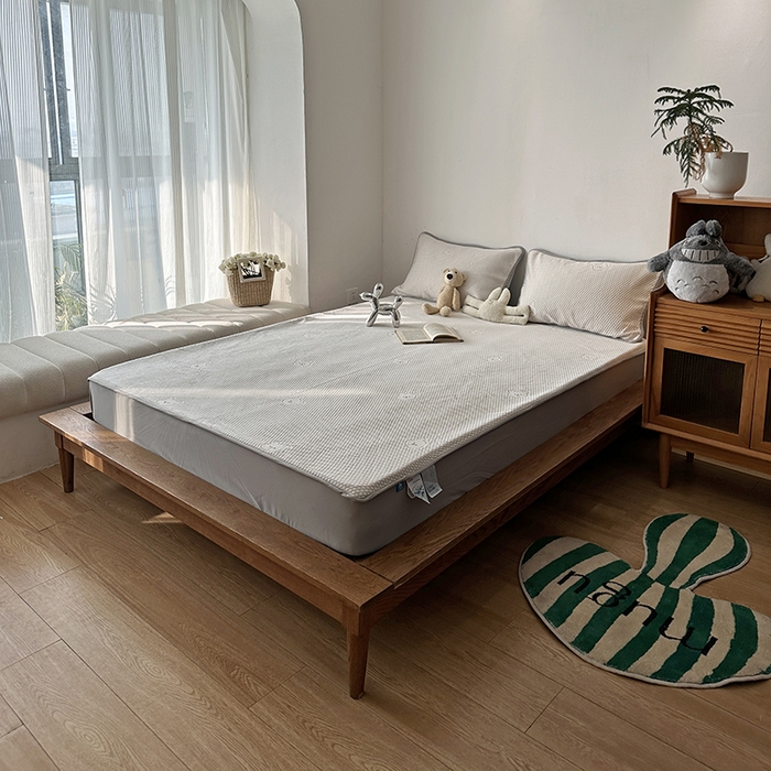 91家纺网 家纺一手货源 找家纺 千朵  2024新款床笠款3D凉感豆豆凉席 小熊粉