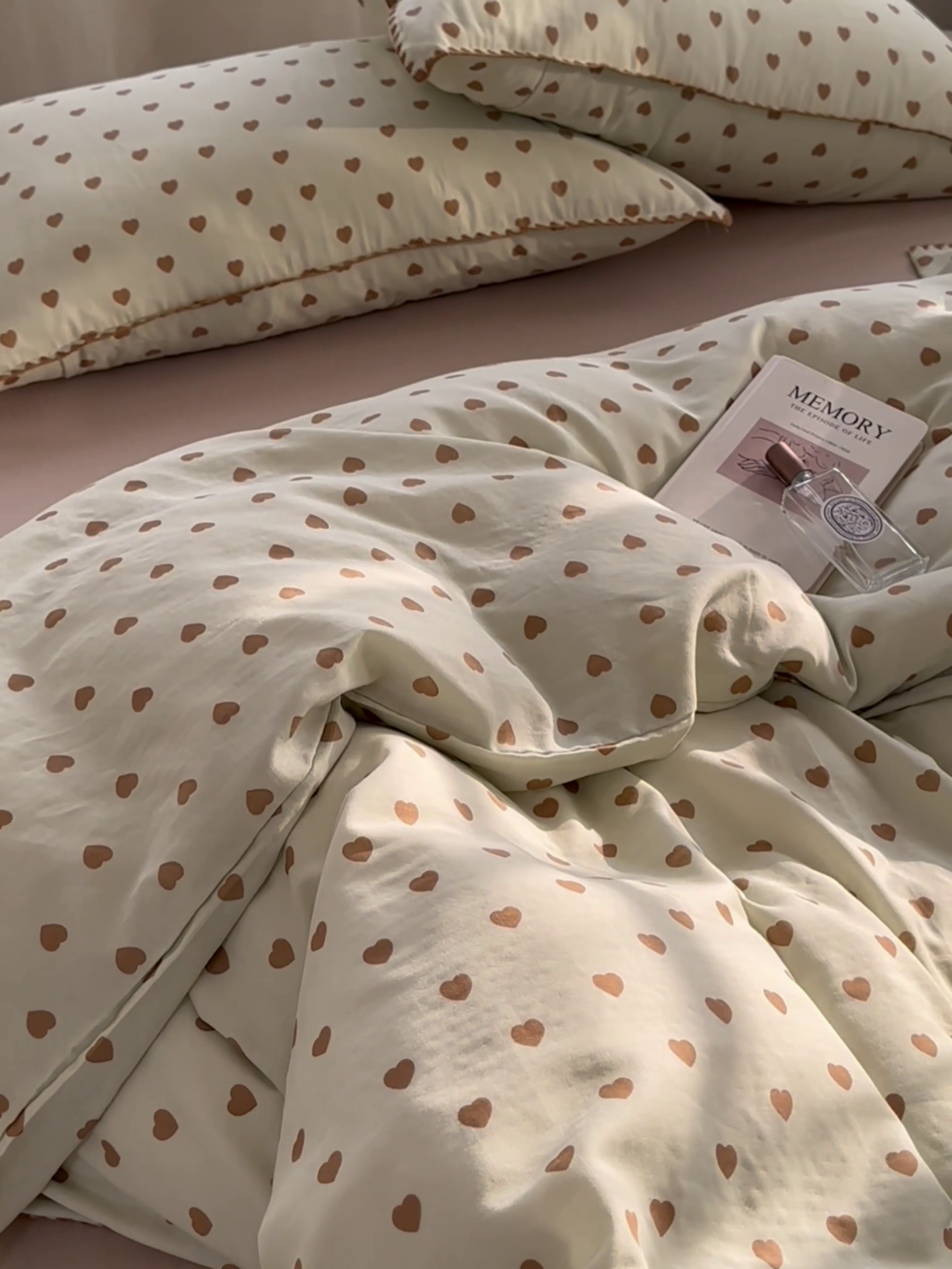 91家纺网 家纺一手货源 找家纺 洋铭区（原狠狠爱） 2024新款全棉双层纱四件套 咖咖爱心