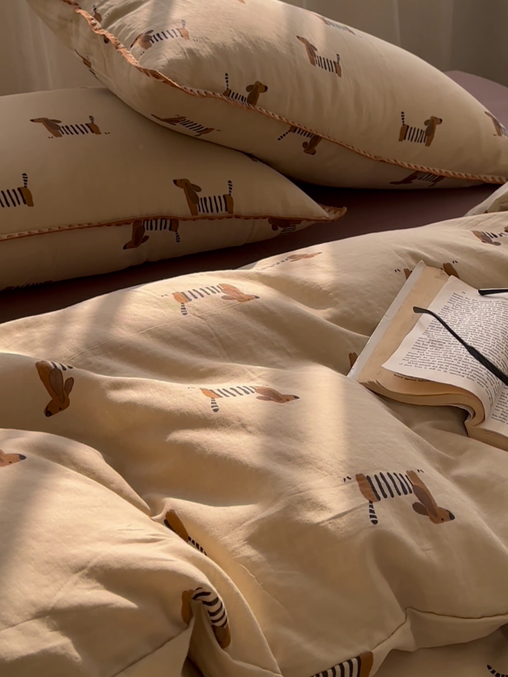 91家纺网 家纺一手货源 找家纺 洋铭区（原狠狠爱） 2024新款全棉双层纱四件套 小狗条条