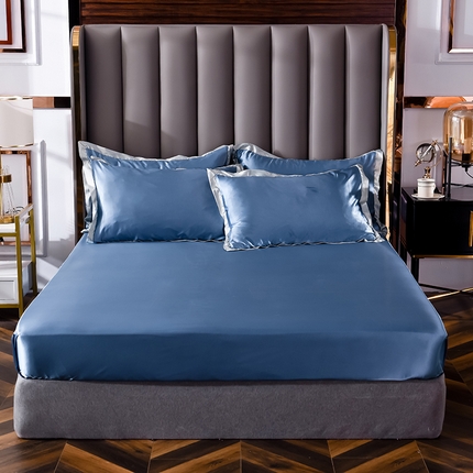 91家纺网 家纺一手货源 找家纺 经年 2025新款奢华真丝手感冰丝单品套件-初见系列 单床笠 初见-藏青