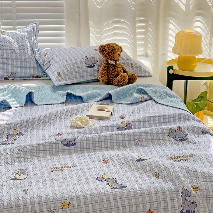 91家纺网 家纺一手货源 找家纺 胜权家纺 2024新款A类60支双面全棉高温水洗夹棉床盖三件套 可爱恐龙