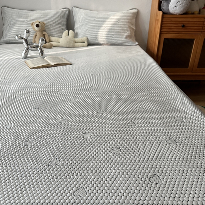 91家纺网 家纺一手货源 找家纺 千朵  2024新款床笠款3D凉感豆豆凉席 爱心绿